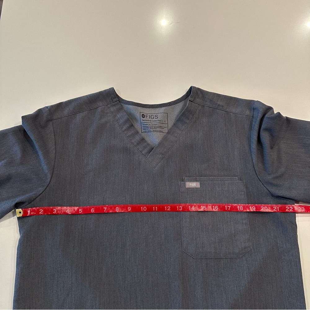 FIGS Leon Three-Pocket Scrub Top Graphite Mens Size Large - Picture 4 of 5